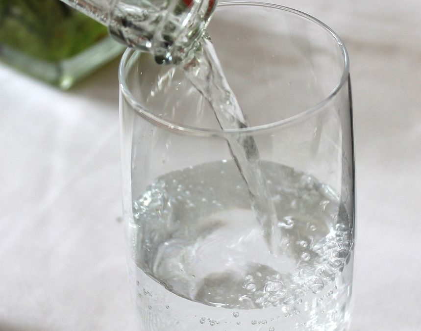 Need To Lose A Few Pounds? Drink Water